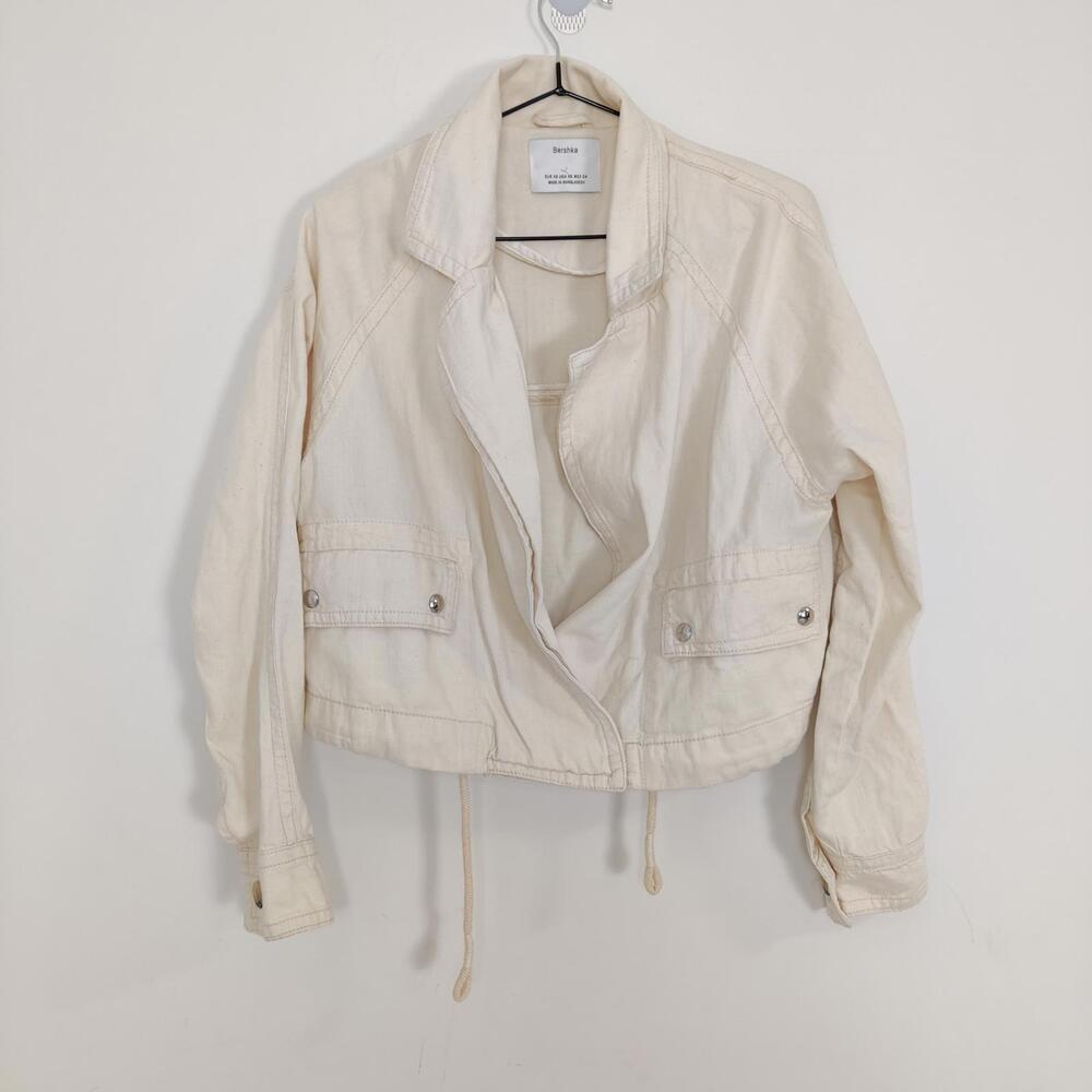 Bershka Women's Oversized Cropped Denim Jacket Size XS Cotton Linen